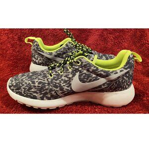 Nike Roshe Run Gray Camo w/ Neon Green Sneakers Women's Size 10 Running Shoes